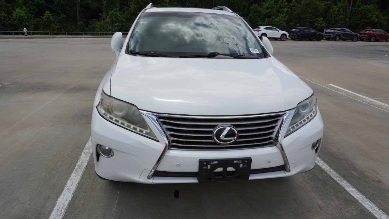 Used 2013 White Lexus  image 2