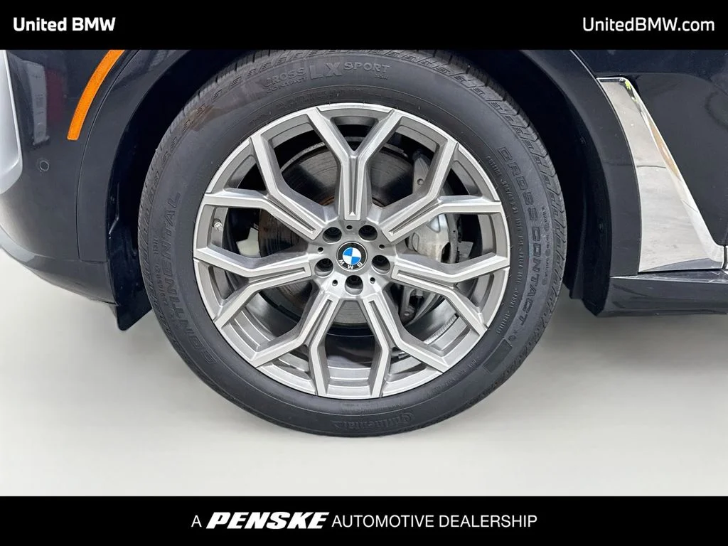 Used 2024 Black Sapphire Metallic BMW xDrive40i image 9