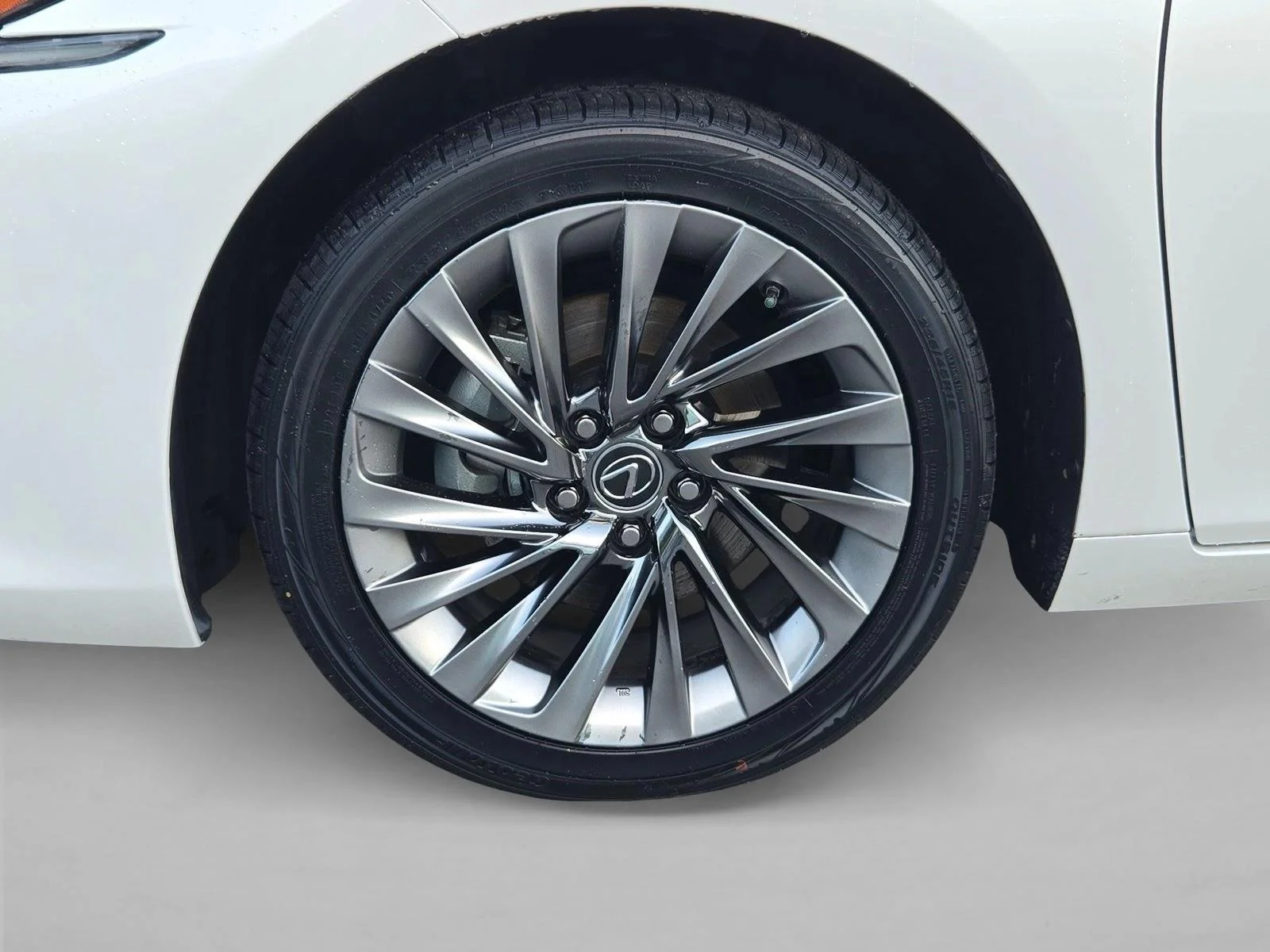 Certified Used 2024 Eminent White Pearl Lexus ES 300h Ultra Luxury image 25