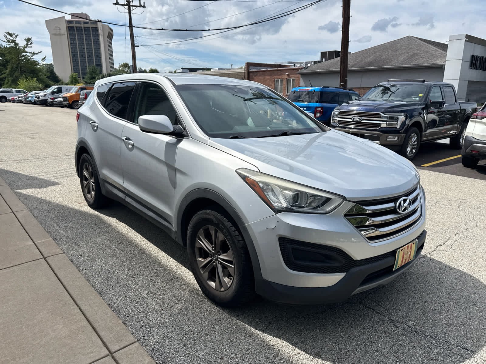 Used 2015 Sparkling Silver Hyundai  image 3