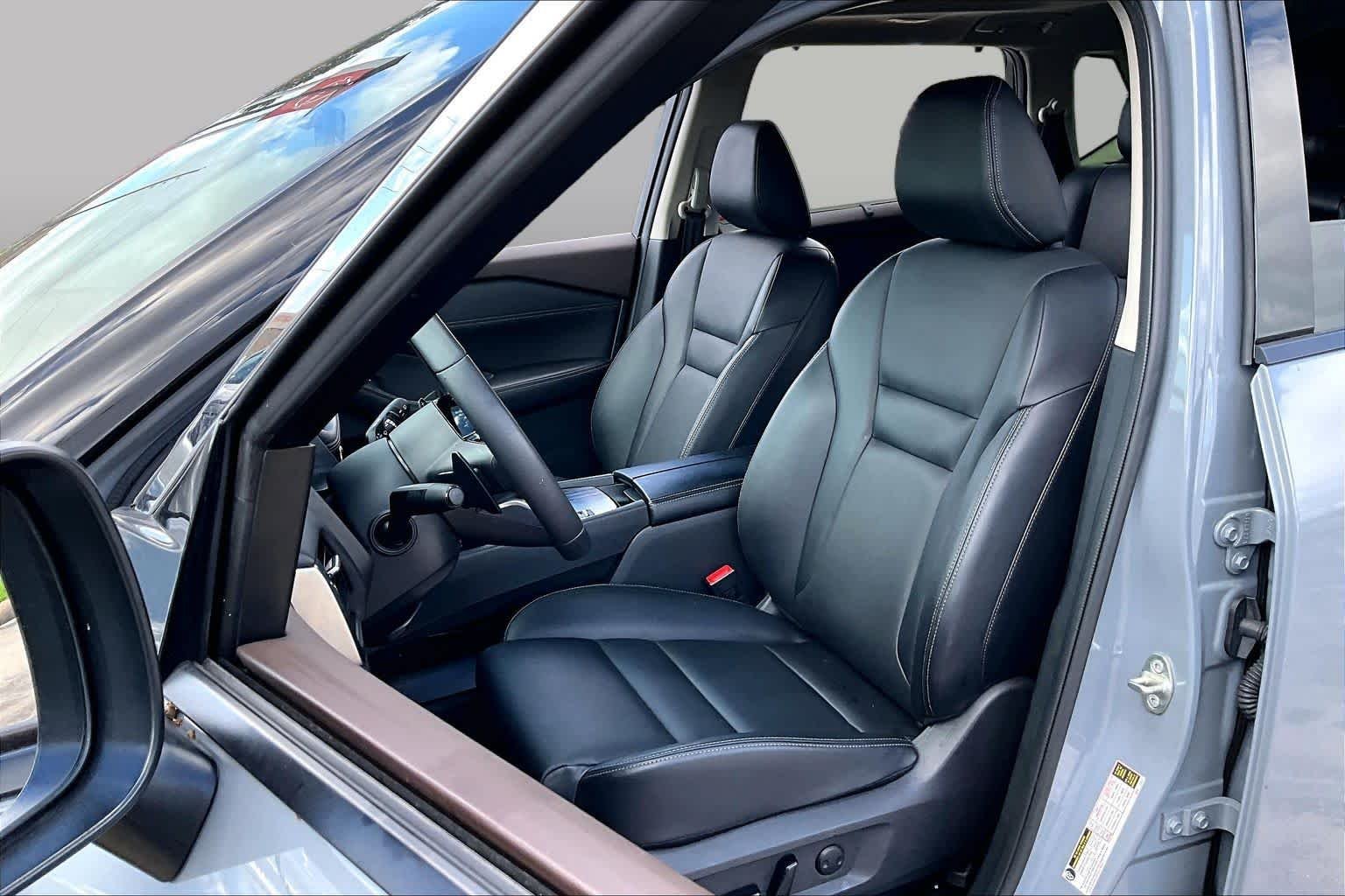 Used 2023 Boulder Gray Pearl/Super Black Nissan SV image 8