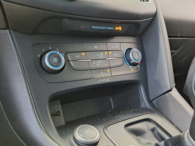 Used 2016 Silver Ford SE image 15
