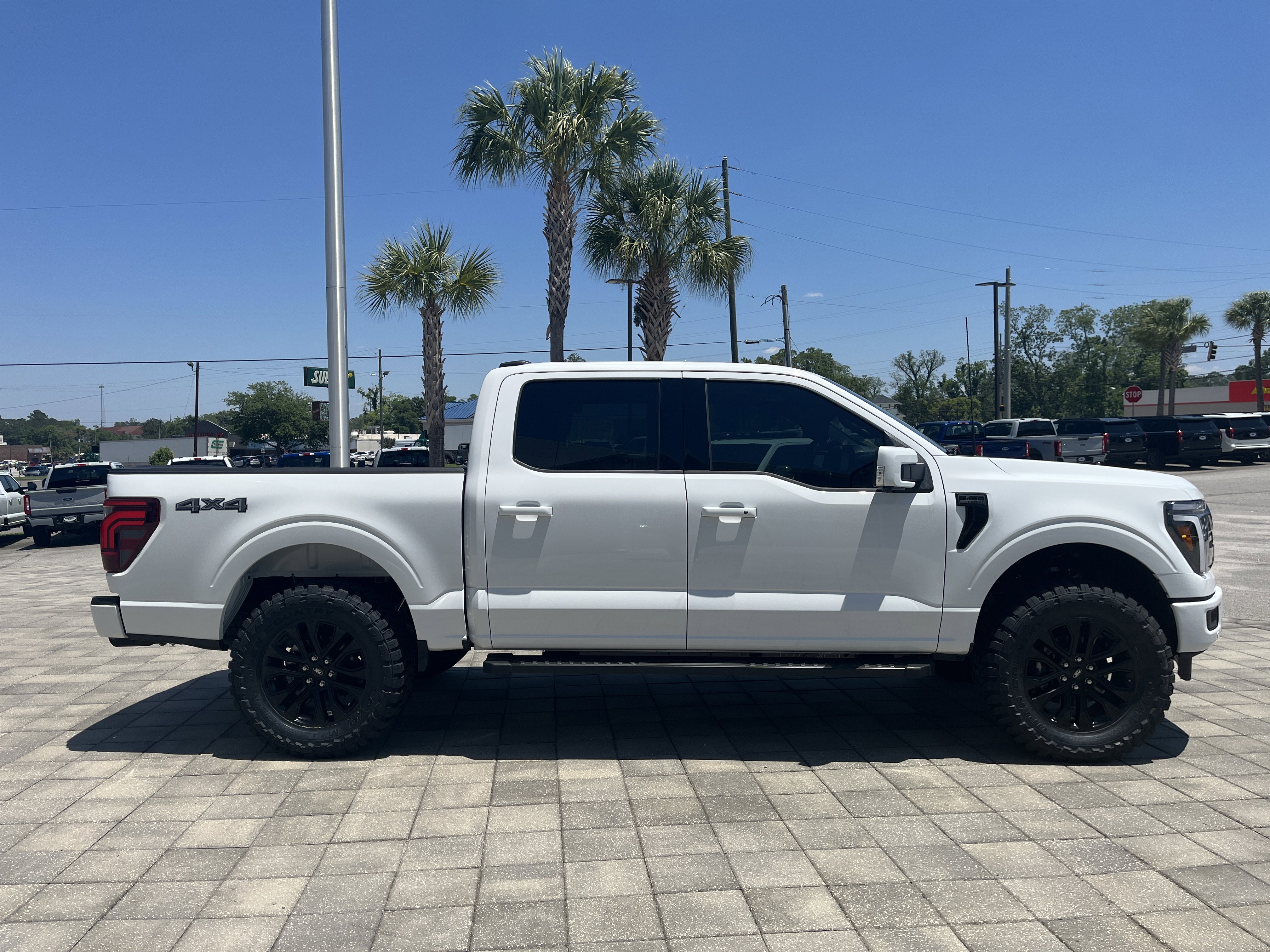 New 2026 Oxford White Ford Lariat® image 7
