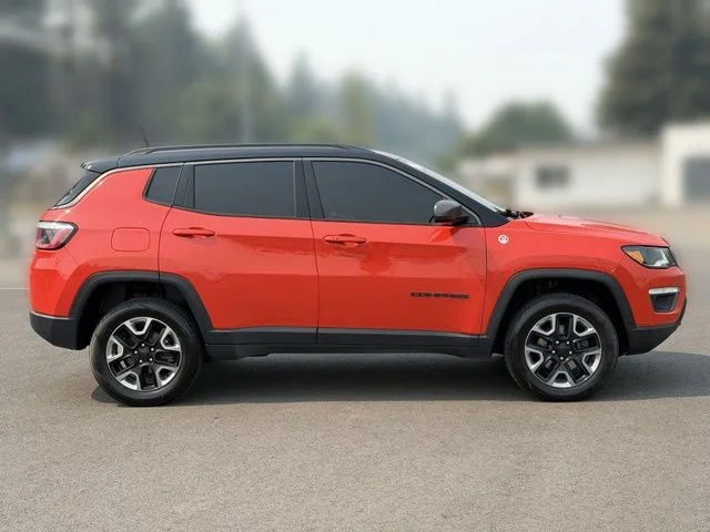 Used 2018 Spitfire Orange Clearcoat Jeep Trailhawk image 9