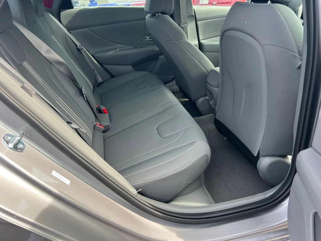 2025 Hyundai Elantra Blue - Photo 15