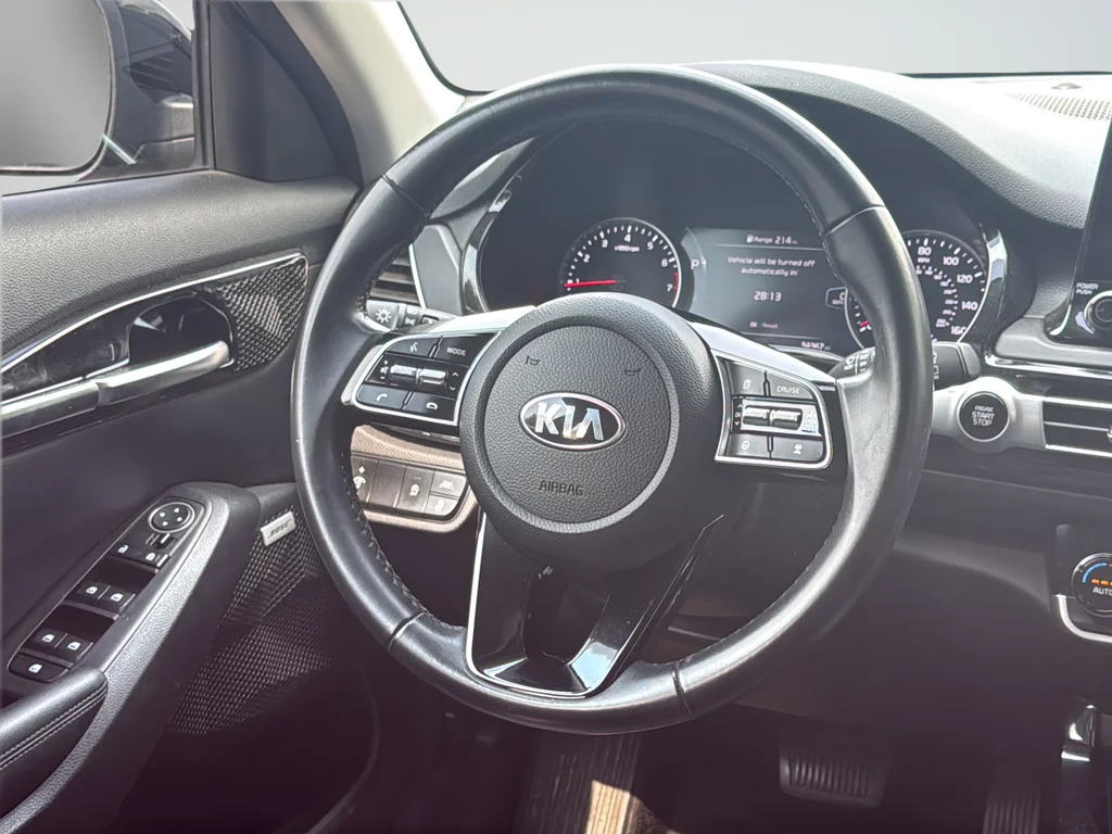 Used 2021 Black Kia SX image 42