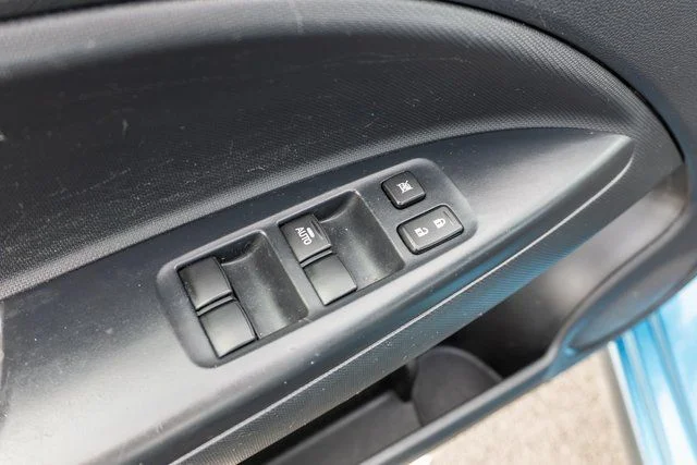 Used 2024 Blue Mitsubishi LE image 17