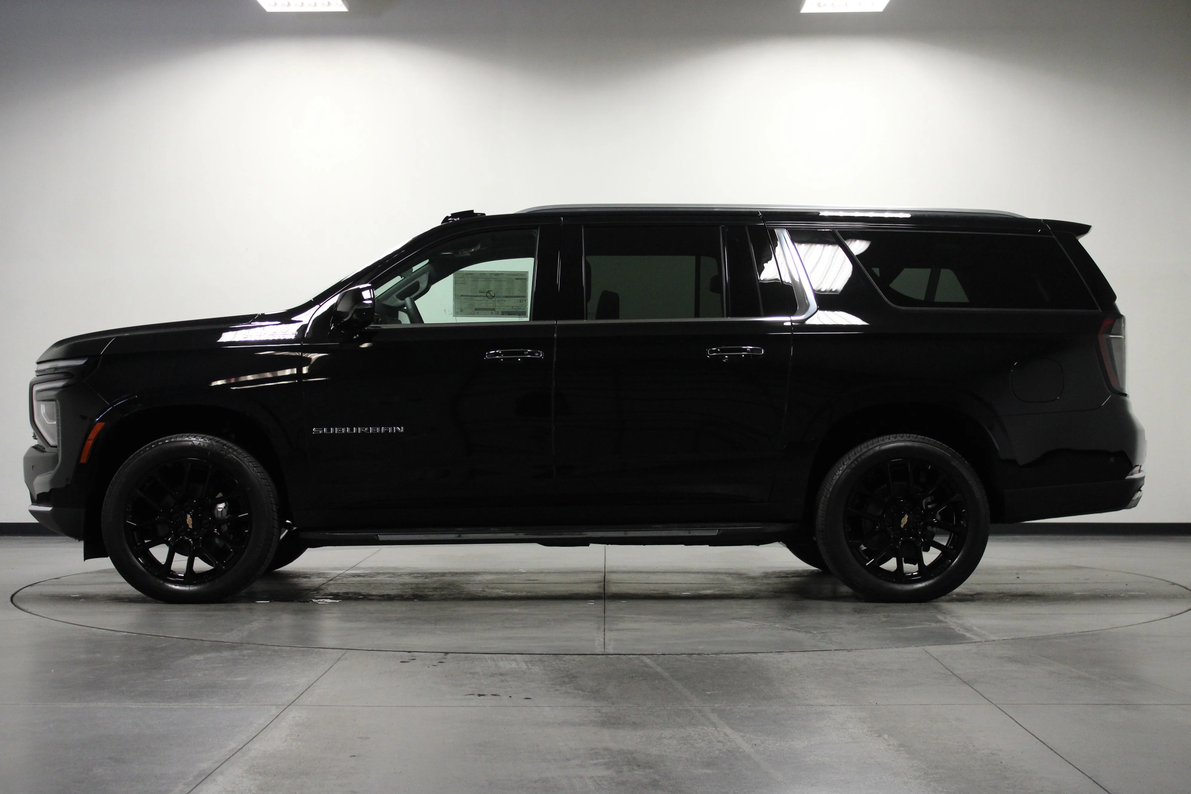 2026 Chevrolet Suburban High Country - Photo 7