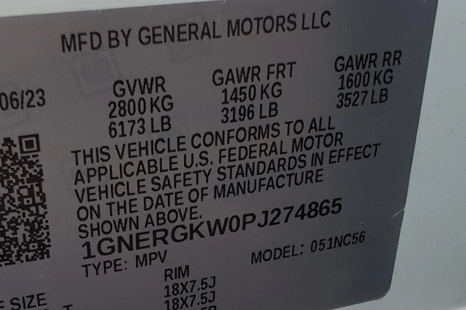 Used 2023 SUMMIT WHITE Chevrolet LT Cloth image 32