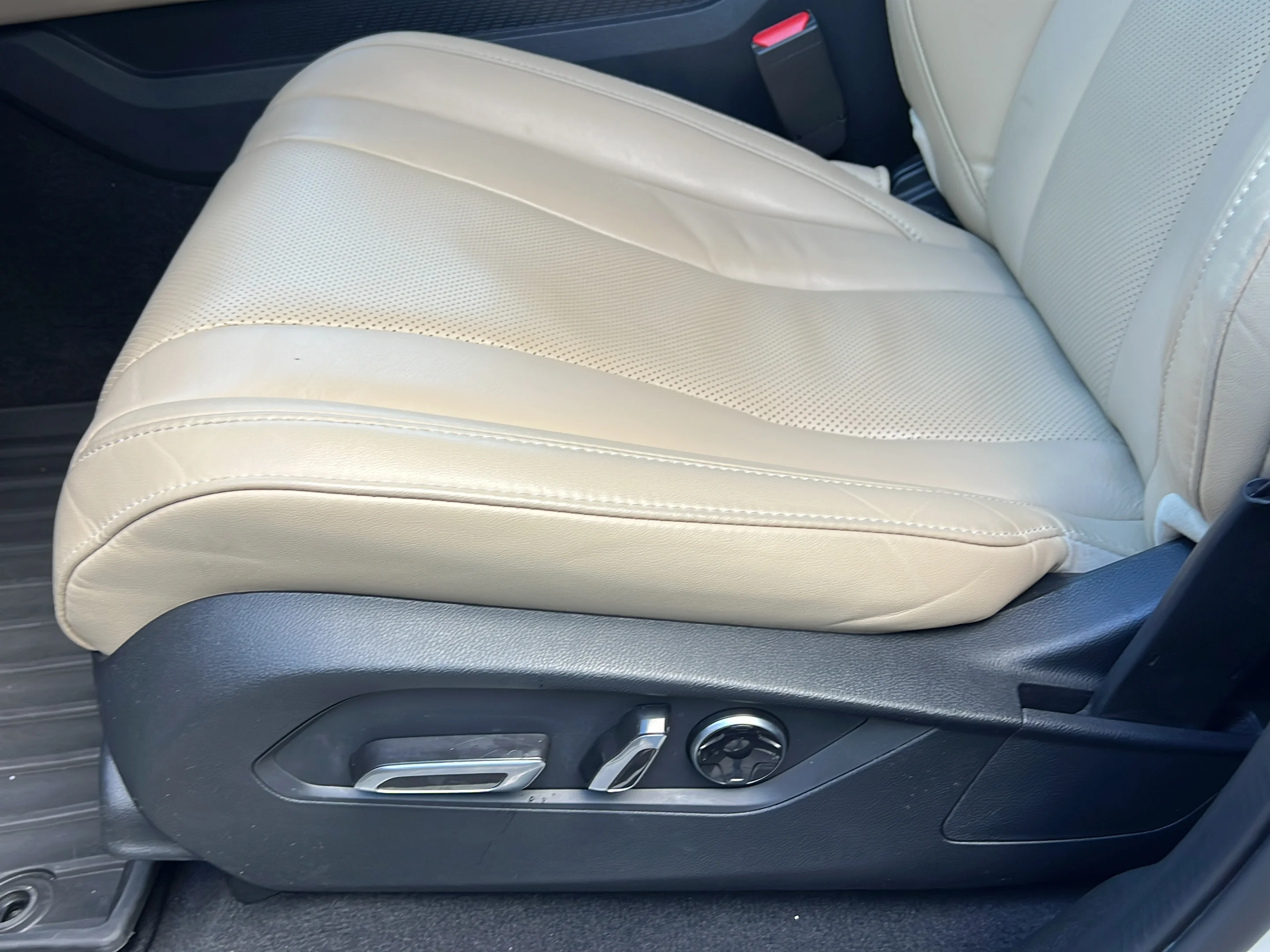 Used 2023 Platinum White Pearl Acura w/Technology Package image 14