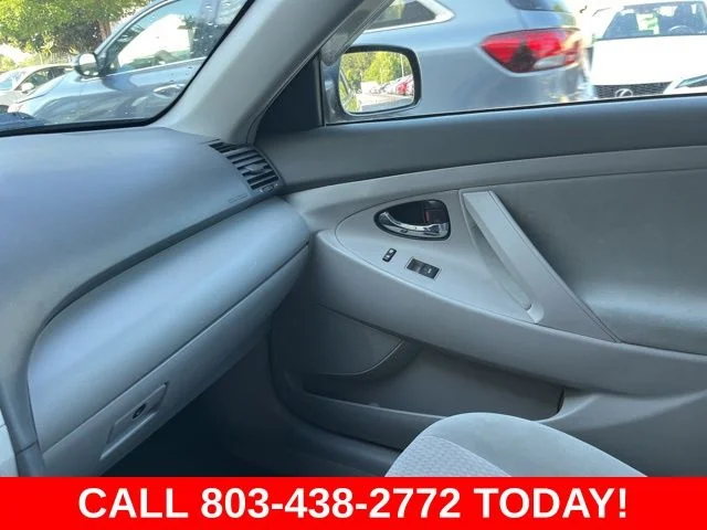 Used 2011 Gray Toyota LE image 22