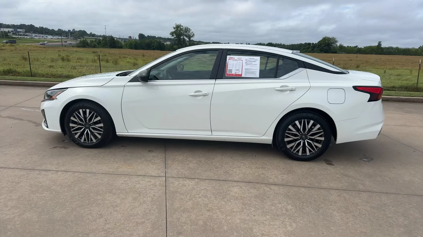 Used 2026 Glacier White Nissan SV image 6
