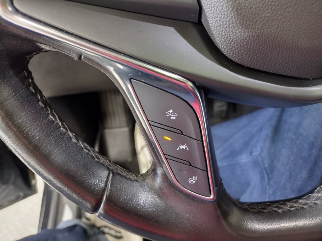 Used 2019  Cadillac Luxury image 45