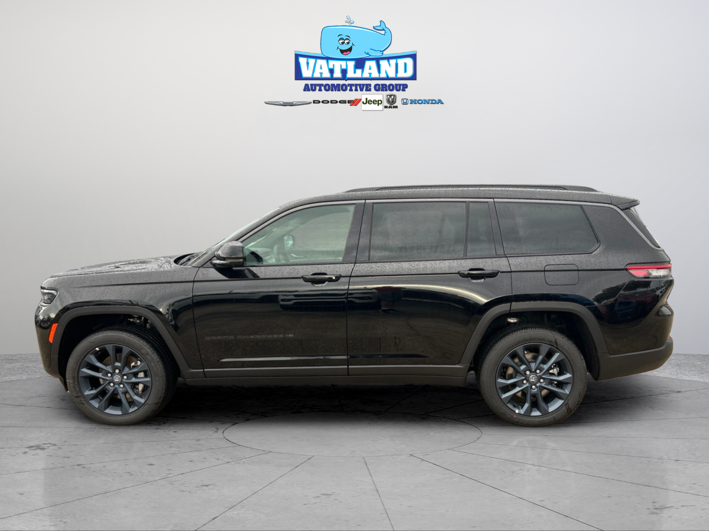 New 2026 Diamond Black Crystal Pearlcoat Jeep  image 2