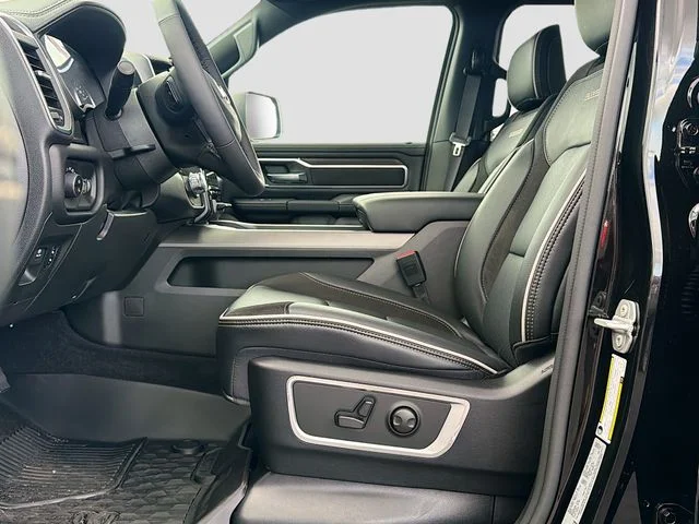 New 2026 Diamond Black Crystal Pearl-Coat Exterior Paint RAM Laramie image 20