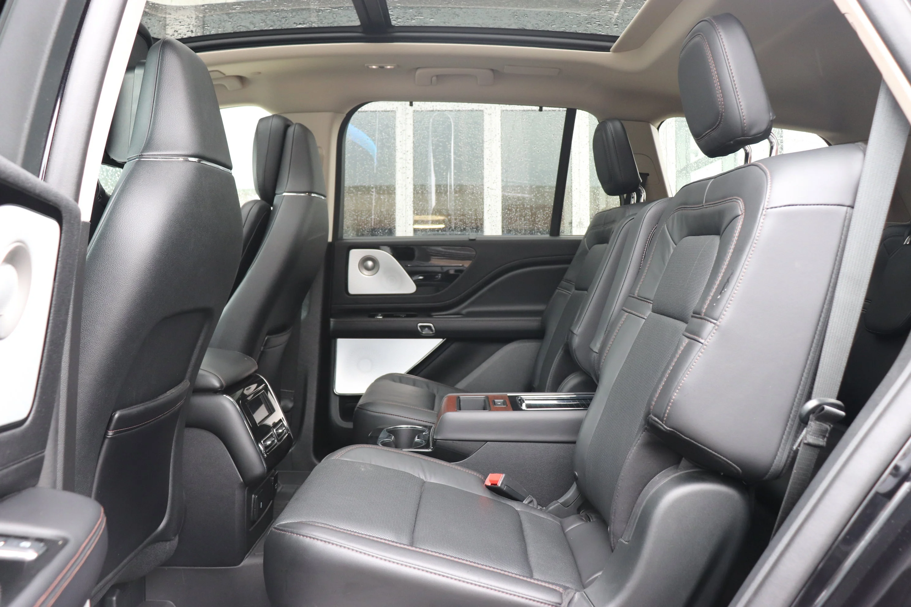 Used 2023 Black Lincoln Reserve image 13