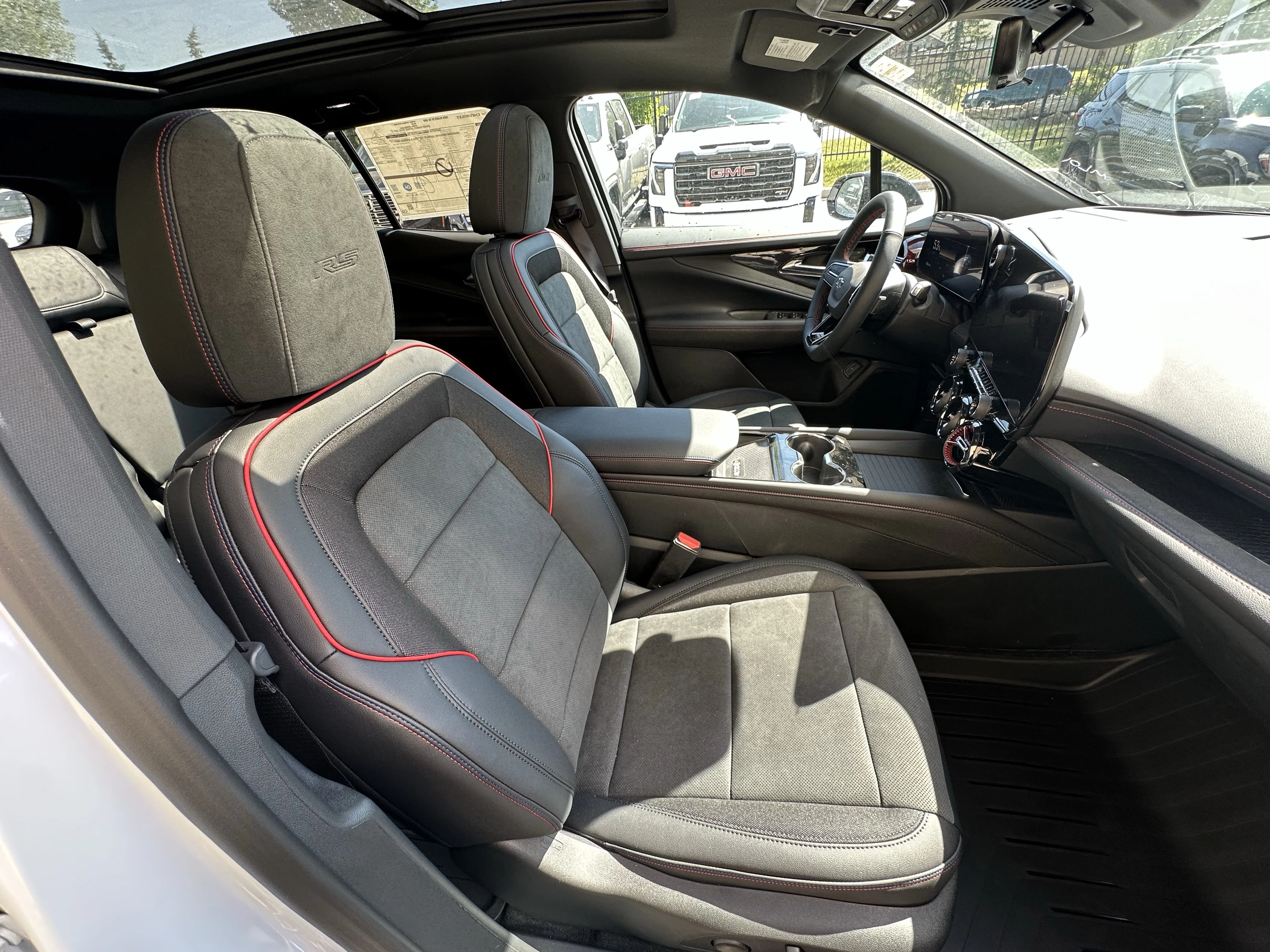 New 2026 Polar White Tricoat Chevrolet AWD RS image 19