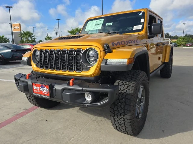 New 2026 Goldilocks Exterior Paint Jeep Mojave image 3