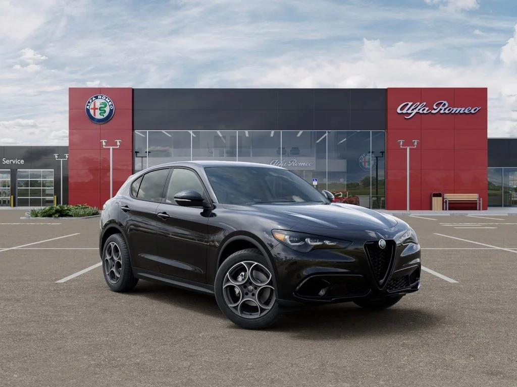 New 2026 Vulcano Black Metallic Exterior Paint Alfa Romeo Base image 5