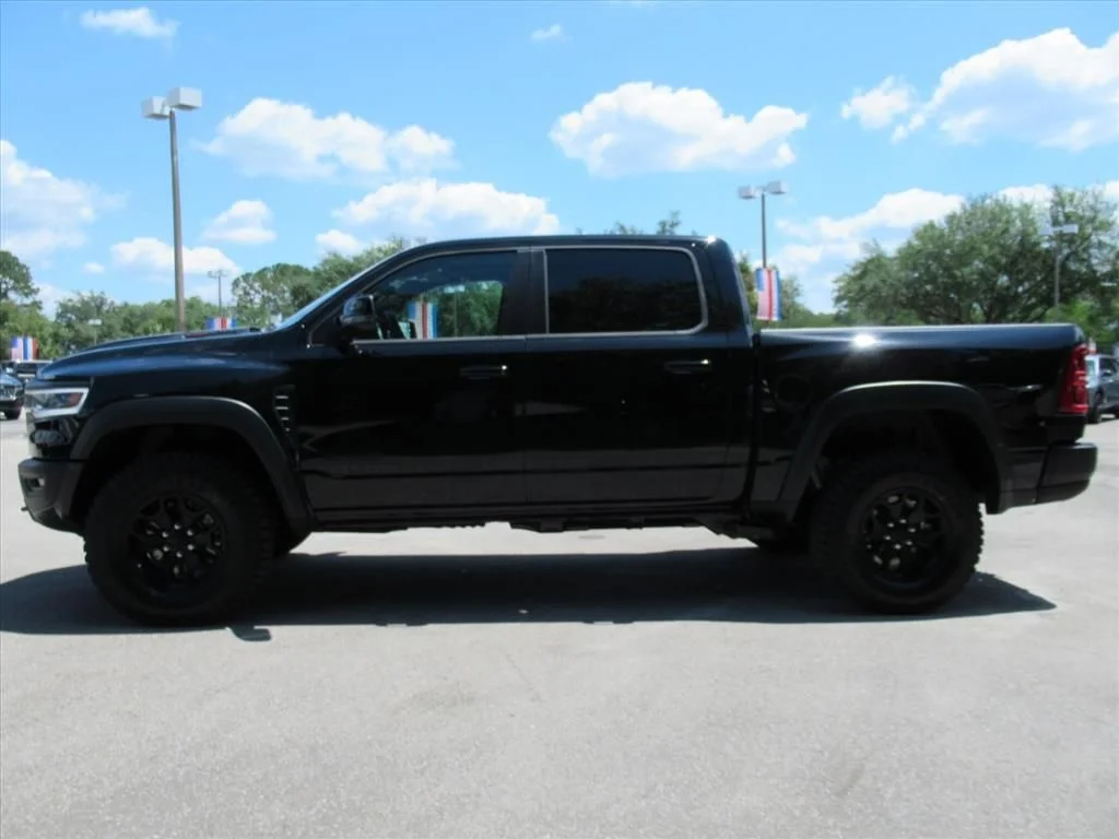 New 2026 Diamond Black Crystal Pearl-Coat Exterior Paint RAM RHO image 4