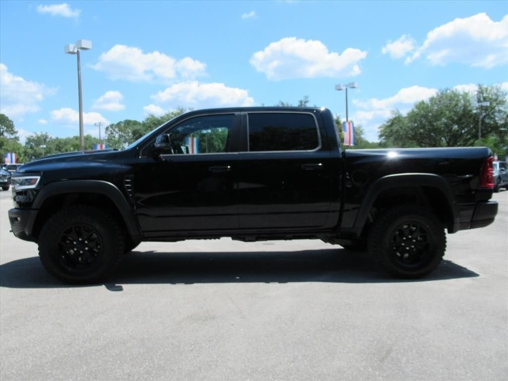 New 2026 Diamond Black Crystal Pearl-Coat Exterior Paint RAM RHO image 4