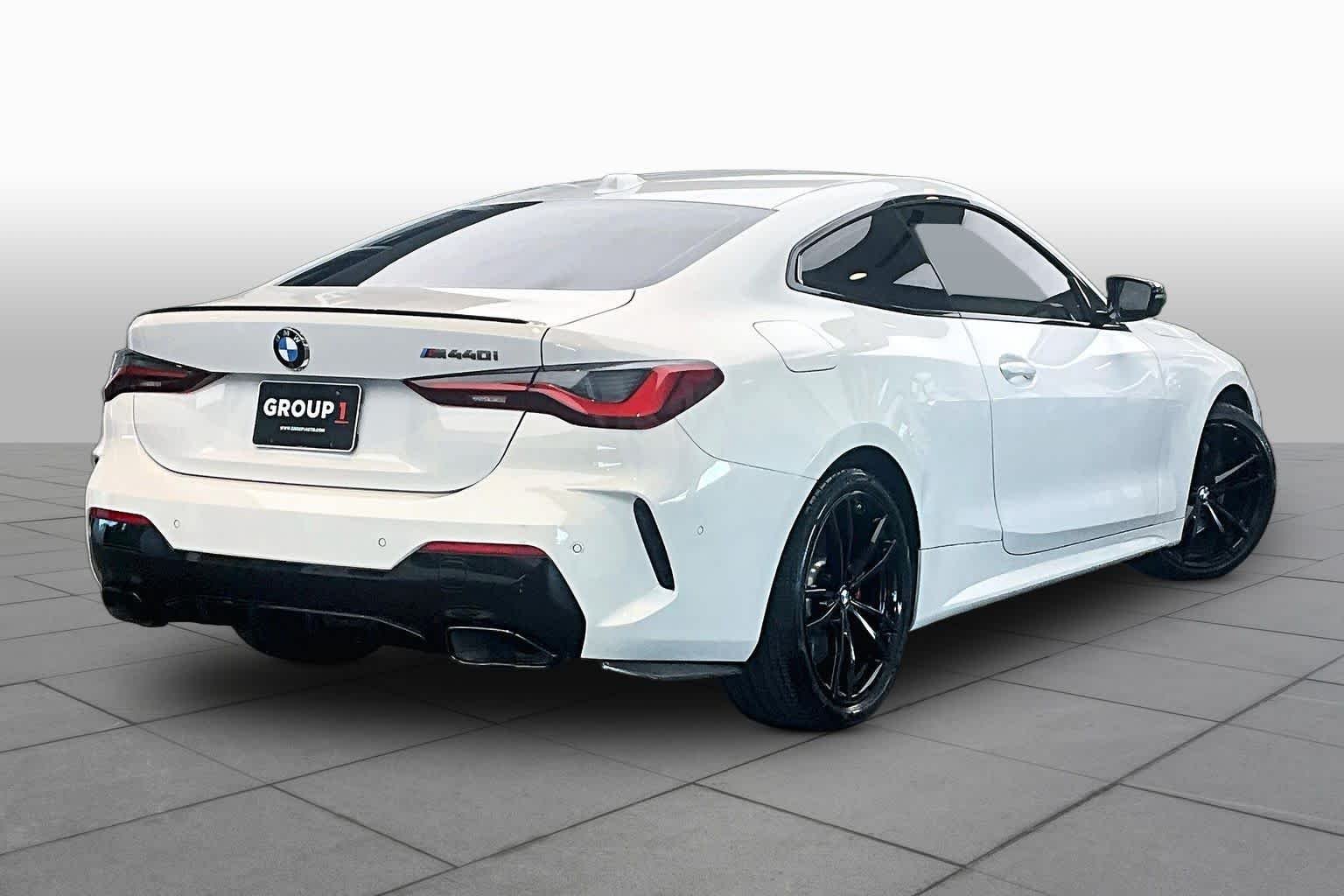 Used 2024 Alpine White BMW M440i image 13