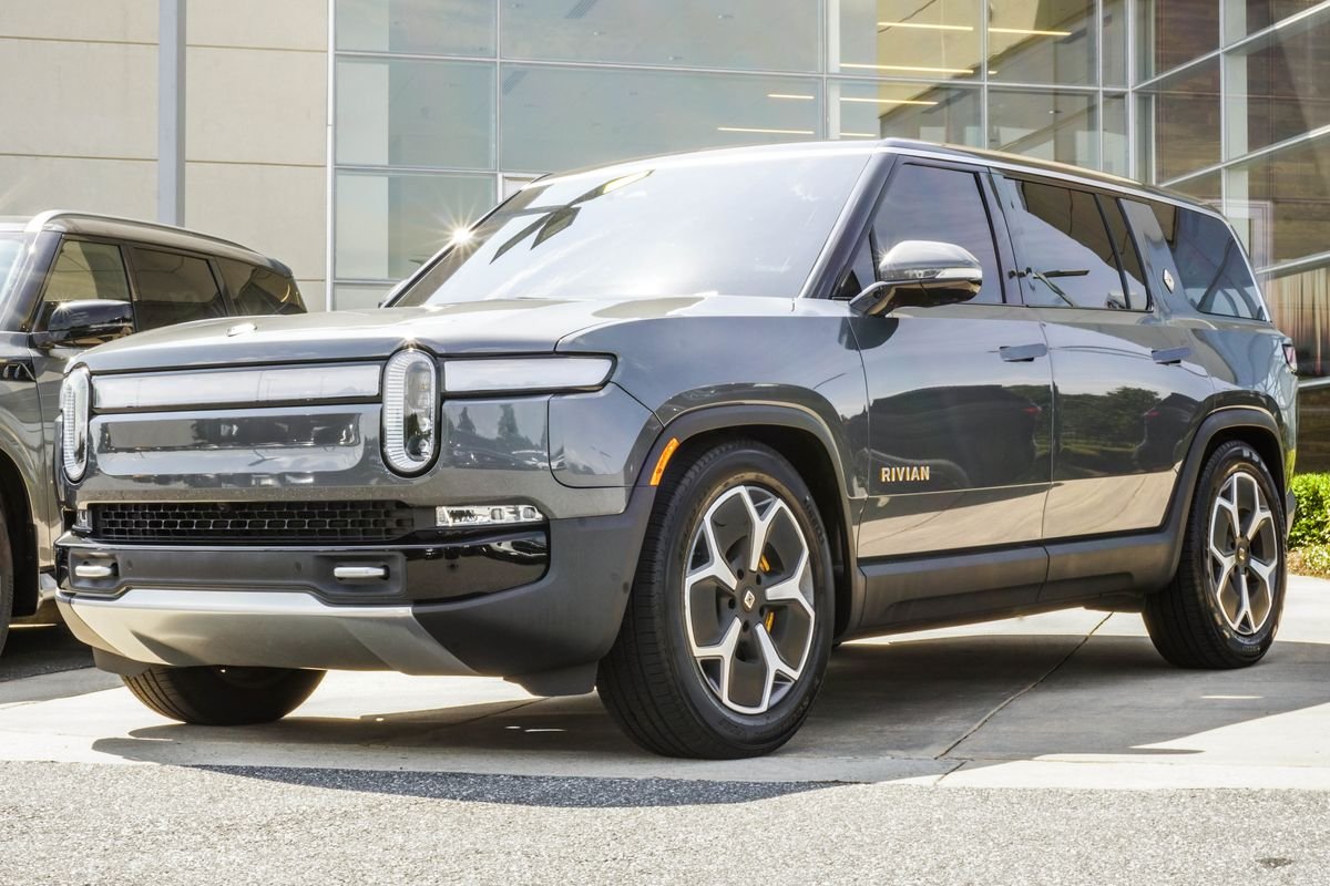 Used 2024 Gray Rivian Adventure image 8