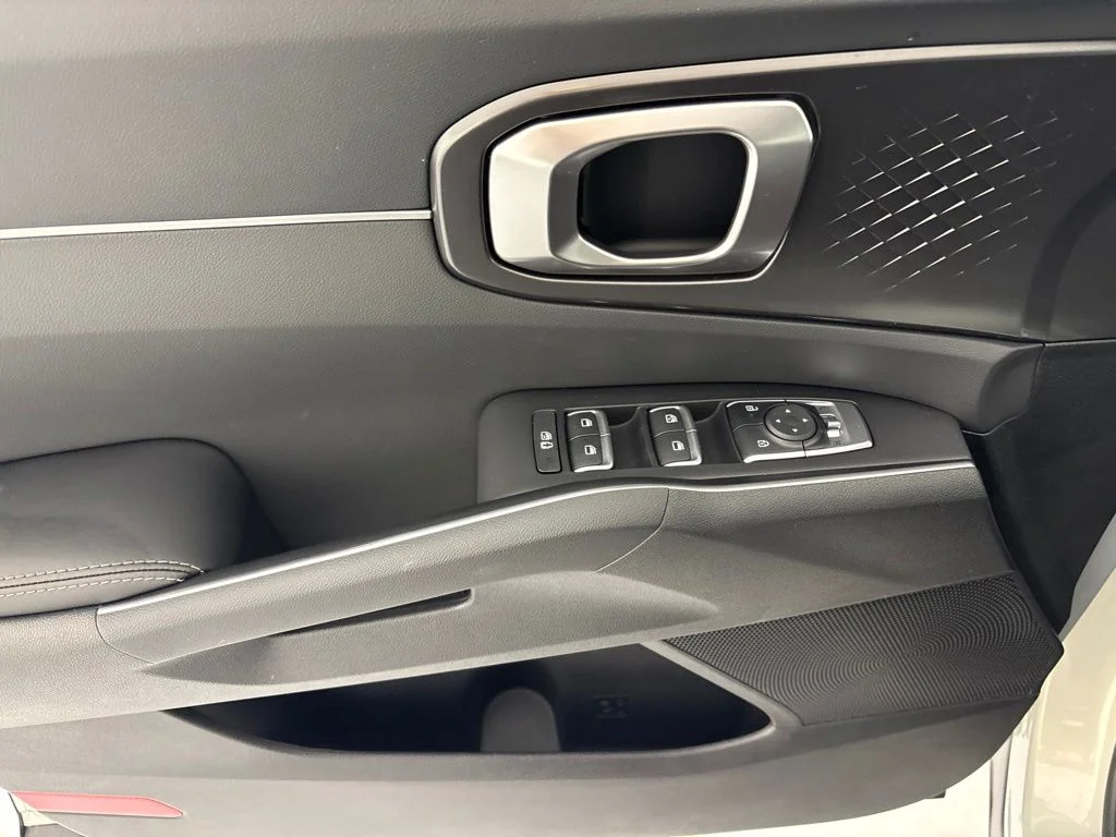 New 2026 Ivory Silver Kia LX image 25