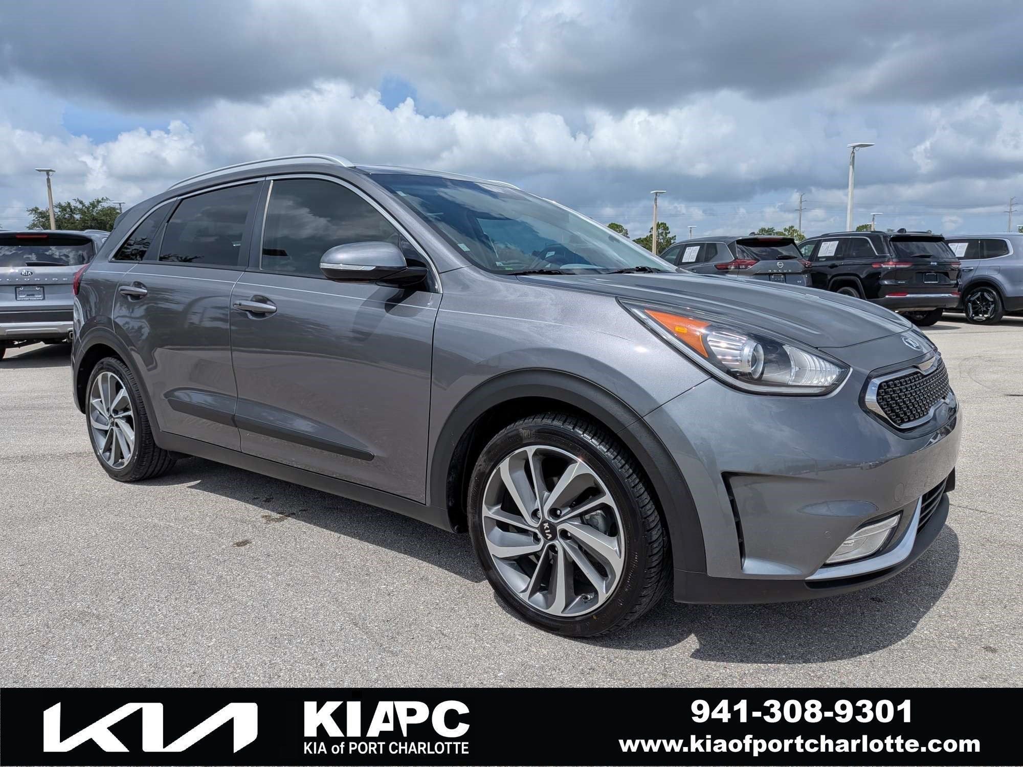 Used 2017 Metal Stream Kia Touring image 1