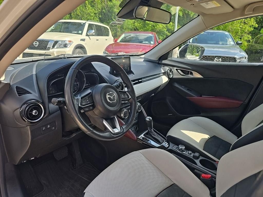 Used 2018  Mazda Grand Touring image 5