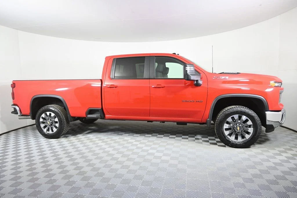2026 Chevrolet Silverado 3500 HD LT - Photo 9