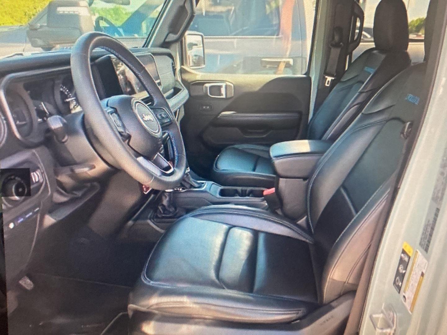 Used 2024 Earl Clearcoat Jeep Rubicon X image 6