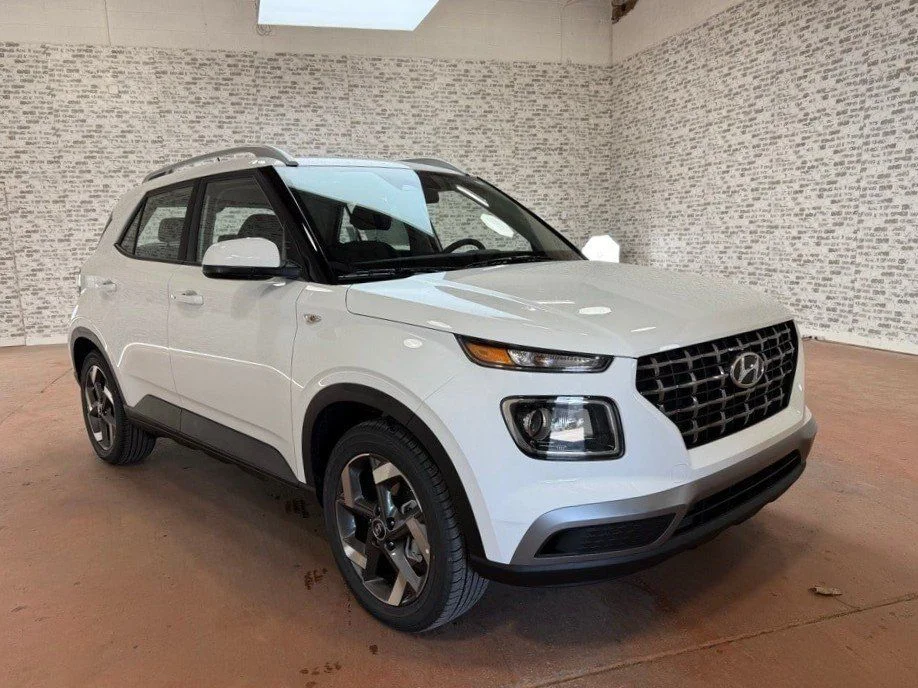 New 2026 Lunar White W/Black Roof Hyundai SEL image 1