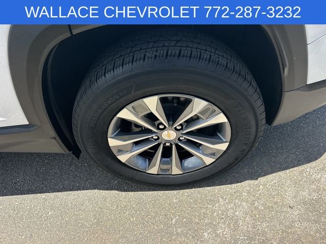 Used 2025 White Chevrolet LT image 9
