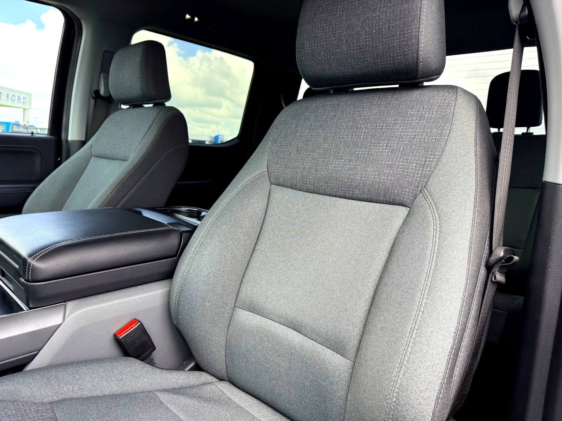 Used 2025  Ford XLT image 13