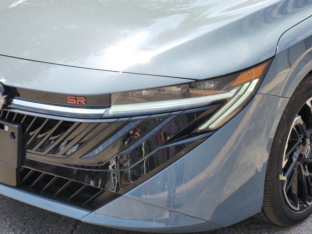 New 2026 Atlantic Gray Metallic / Super Black Two-tone Nissan SR image 8