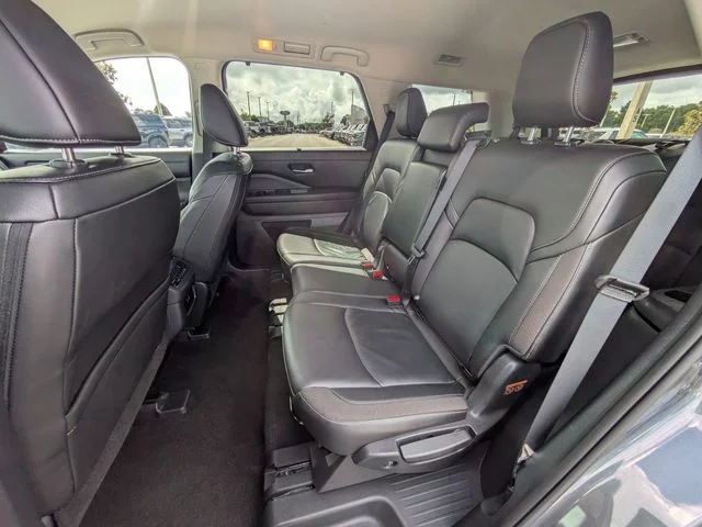 Certified Used 2025 Gun Metallic Nissan SL image 14