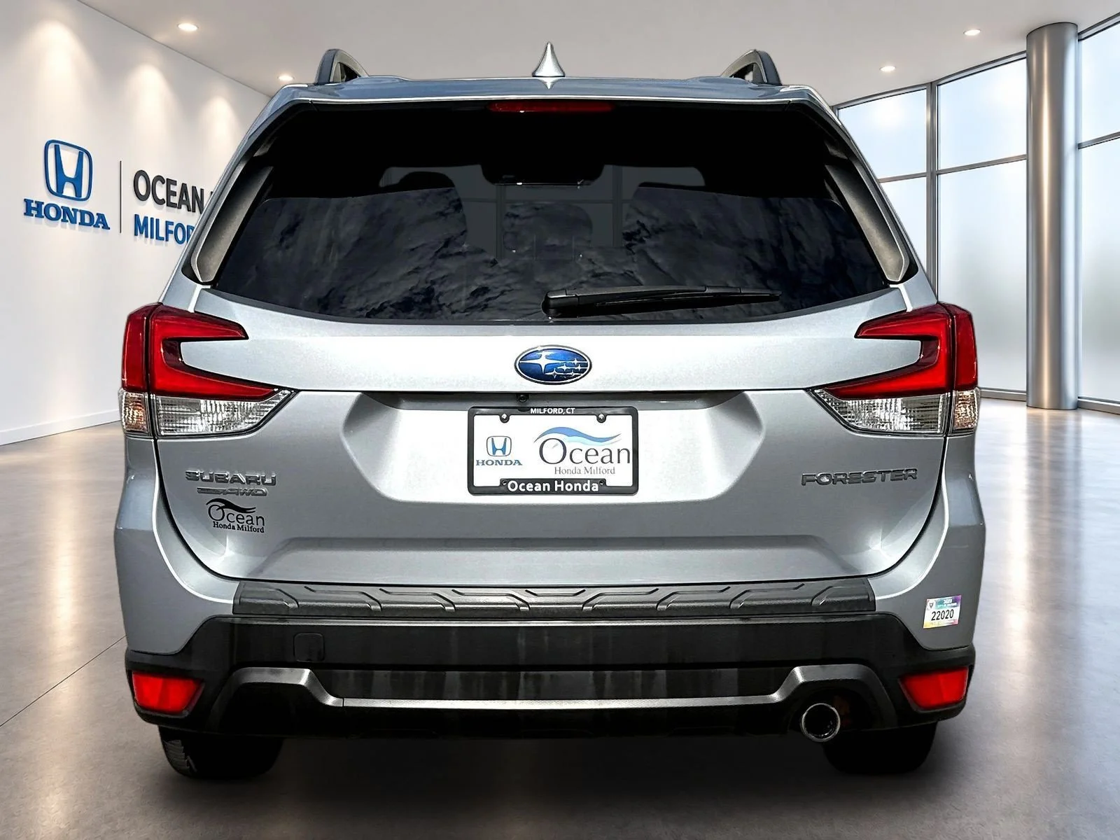 Used 2020 Ice Silver Metallic Subaru Limited image 6