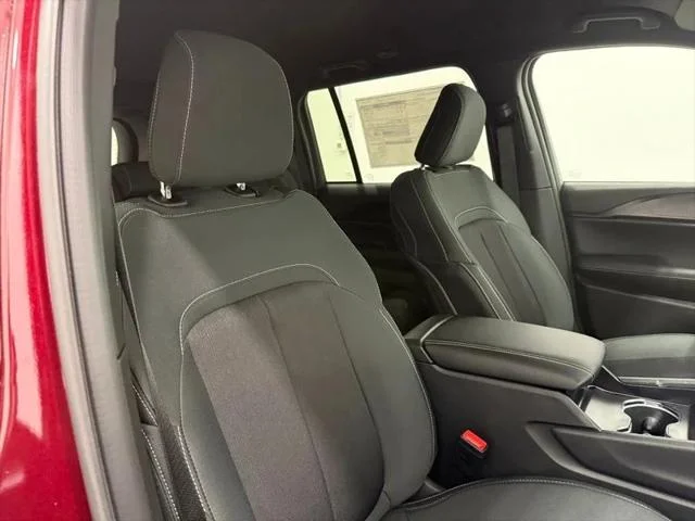 2026 Jeep Grand Cherokee Laredo - Photo 13