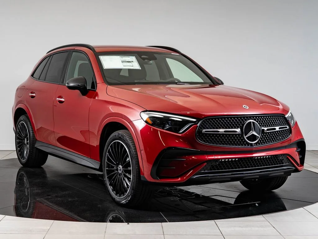 New 2026 Manufaktur Patagonia Red Mercedes-Benz GLC 300 image 12