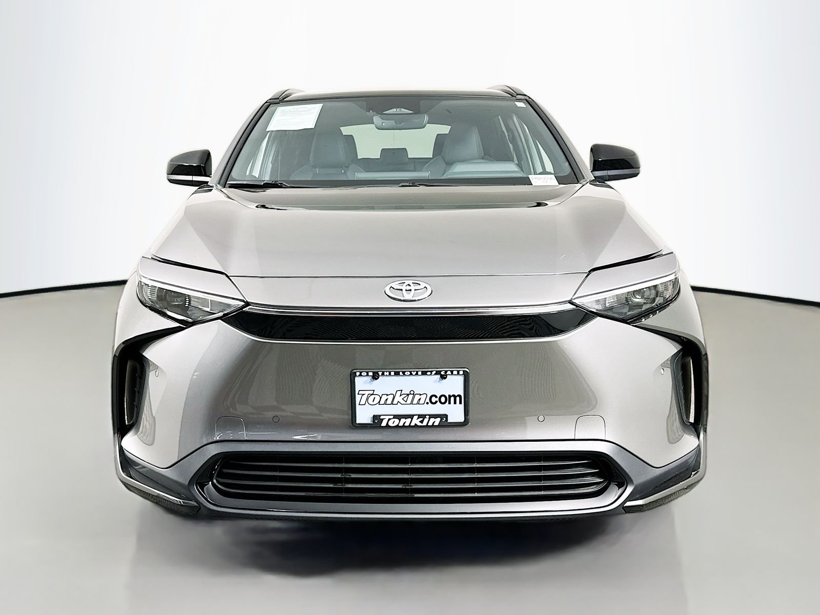 Used 2023 Heavy Metal Toyota XLE image 2
