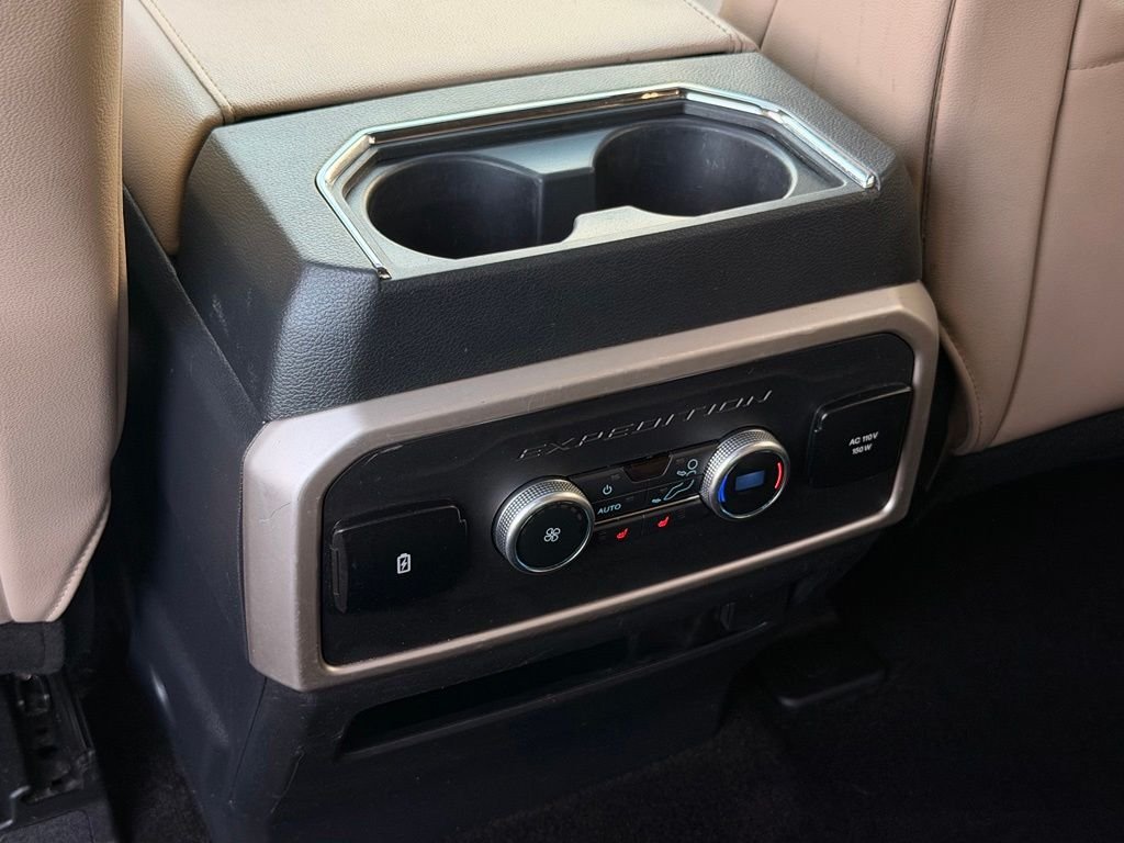 Used 2022 White Ford Limited image 19