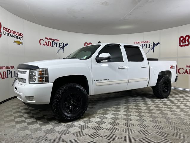 Used 2009 SUMMIT WHITE Chevrolet LT image 3