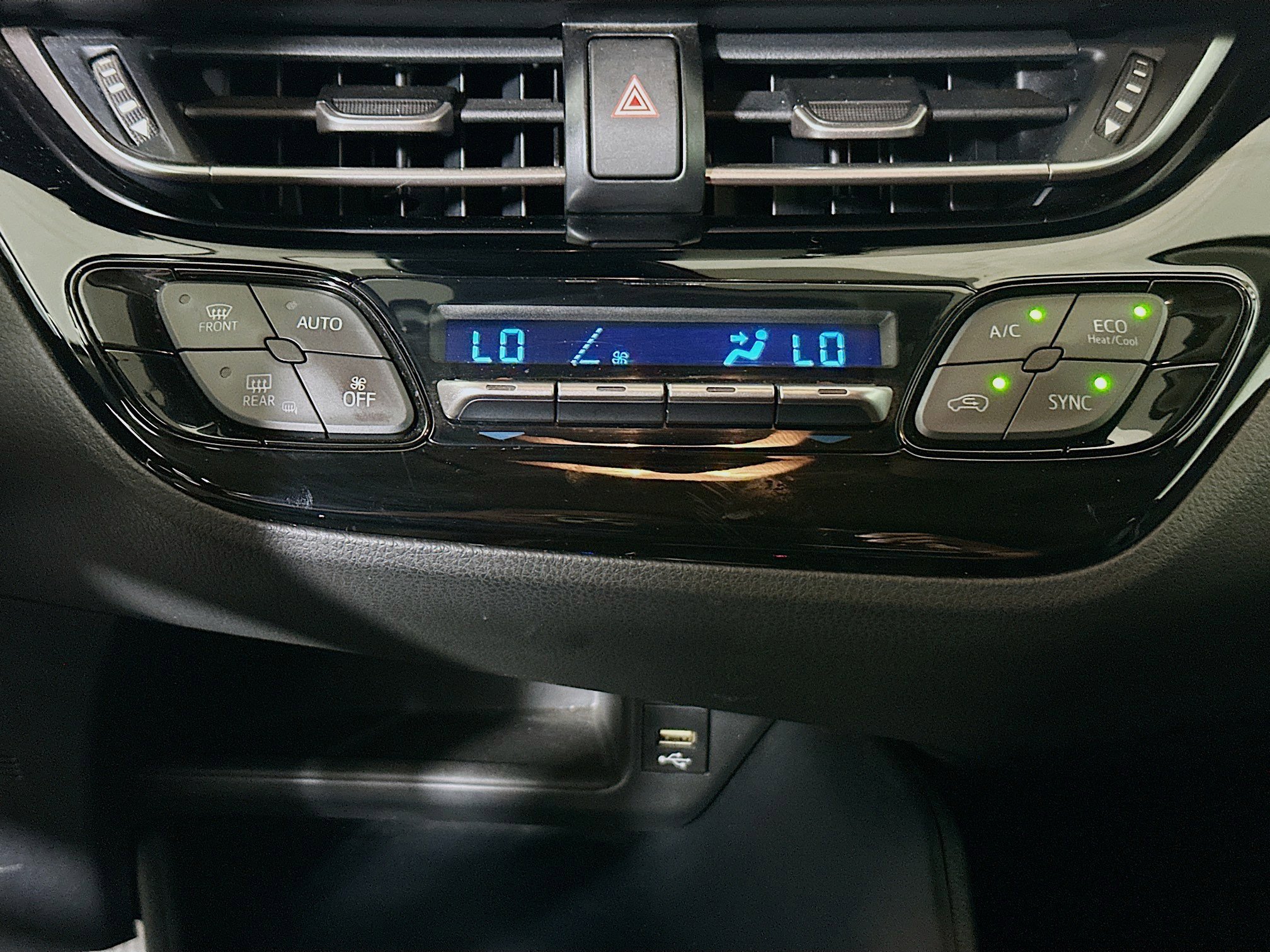 Used 2021 Bronze Toyota LE image 22