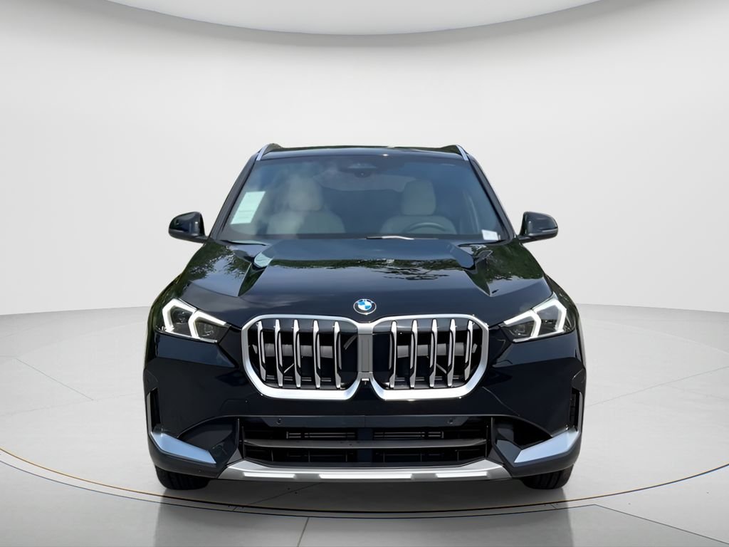 Used 2025 Black BMW xDrive28i image 3