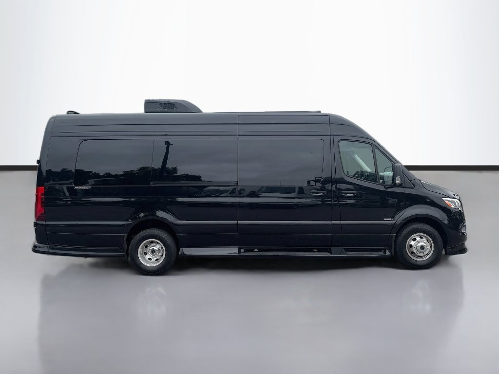 New 2026  Mercedes-Benz Midwest Business Class J Club image 3