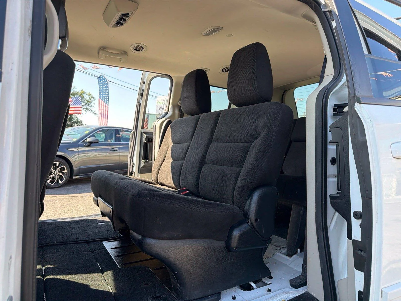 Used 2017 White Dodge SE image 21