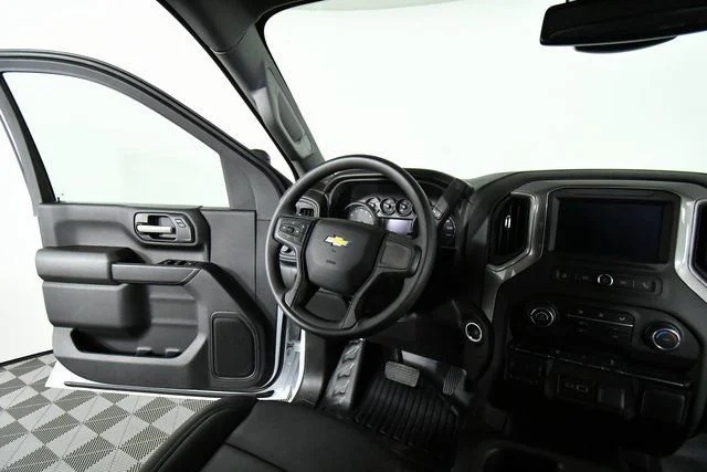 New 2026 Summit White Chevrolet WT image 19