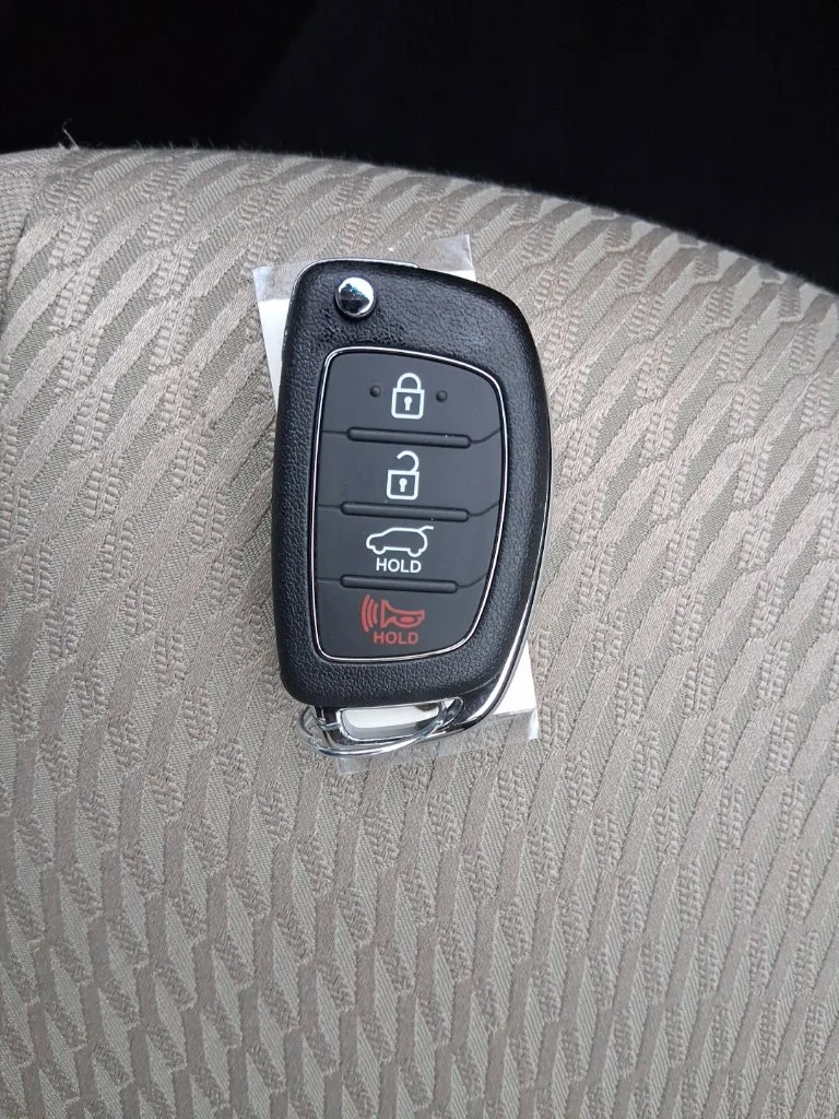 Used 2014 Serrano Red Hyundai Base image 35