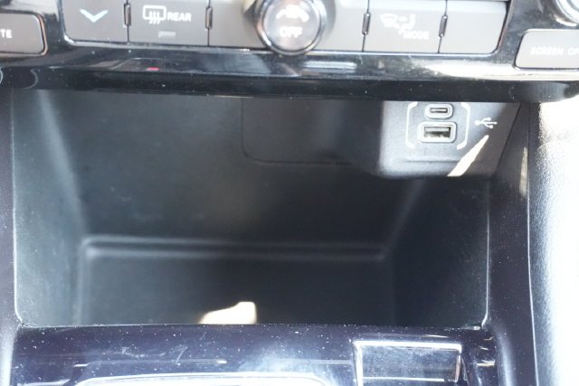 Used 2024 Black Jeep Latitude image 35